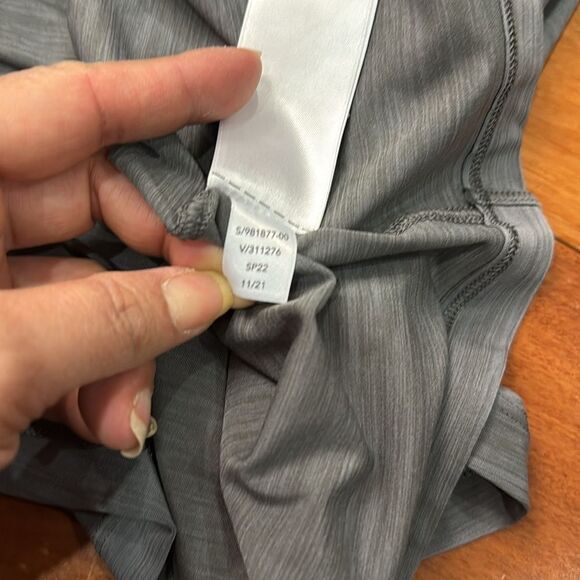 Athleta Womens Top Gray Lightweight Long Sleeve Polyester Nylon Size M - Picture 4 of 8